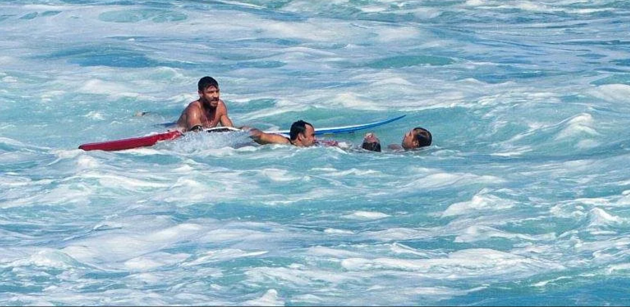 Agónico rescate de una estrella del surf especialista en olas gigantes