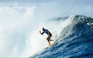 ¿Son los surfistas los deportistas de élite que menos compiten?