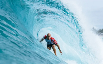 Kelly Slater gana en su estreno y roza las cien victorias en Pipe